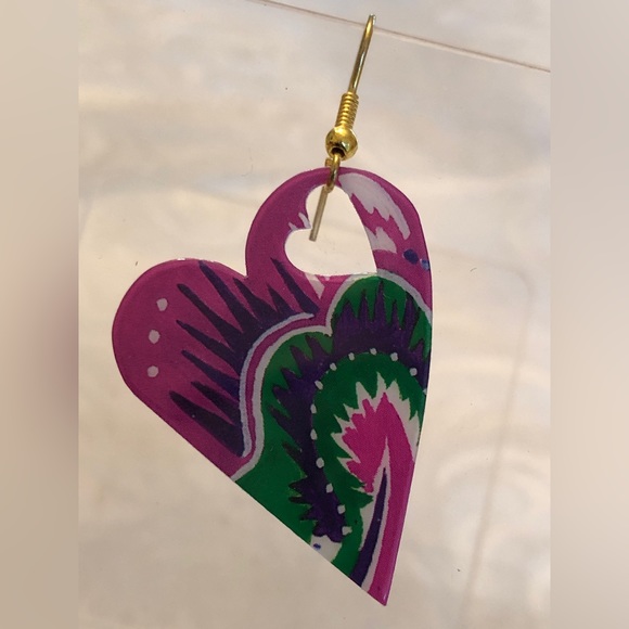 NWOT Kitschy heart pierced earrings - Picture 5 of 9